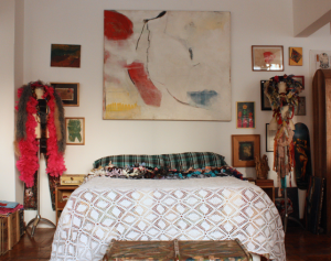 uma casa cheia de brebotes