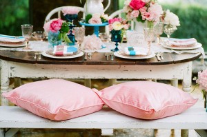 mesa azul e rosa