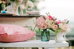 mesa azul e rosa