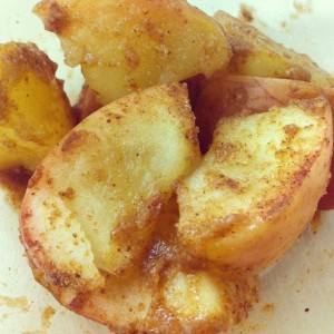 macã assada com canela